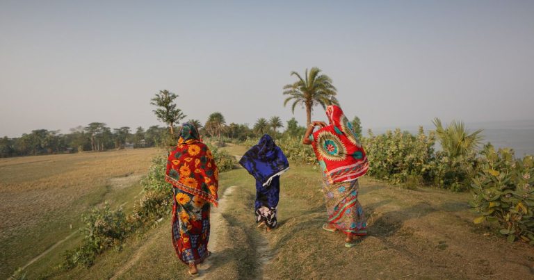 Read more about the article Shadows and Strength: The Silent Struggle of Women against Climate Change in Pakistan
