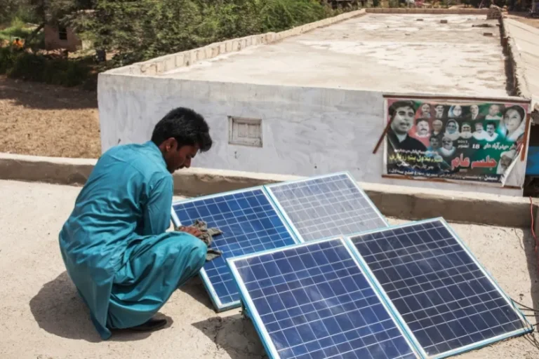 Read more about the article Editorial: Pakistan’s Renewables Dilemma